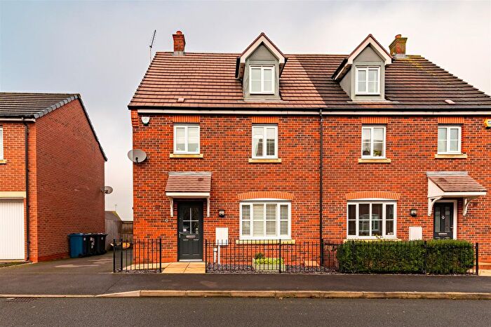 4 Bedroom Semi-Detached House For Sale In Cherwell Gardens, Bingham, Nottingham, NG13
