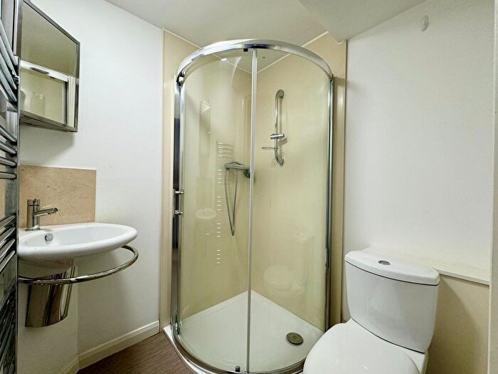 1 Bedroom Flat To Rent In Cleggs Court, Post Office Lane, Wantage, OX12