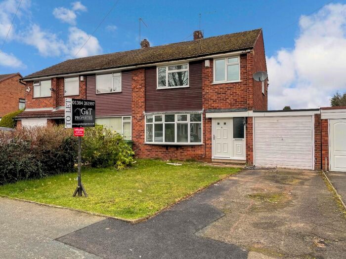 3 Bedroom Semi-Detached House To Rent In Buckingham Grove, Kingswinford, DY6