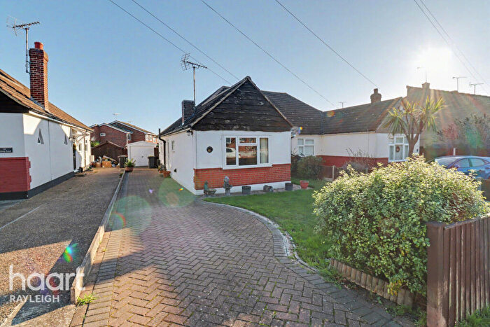 2 Bedroom Semi-Detached Bungalow For Sale In Helena Road, Rayleigh, SS6