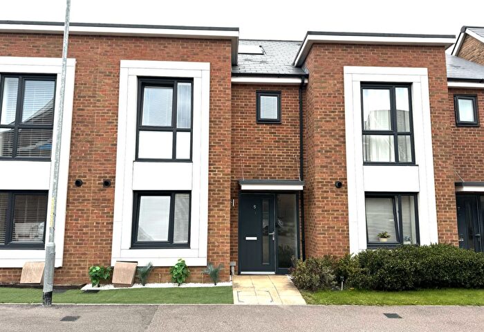 3 Bedroom House To Rent In Stigand Lane, Greenhithe, DA9