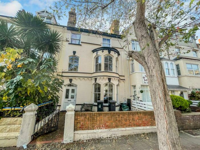 1 Bedroom Flat To Rent In Chapel Street, Llandudno, LL30