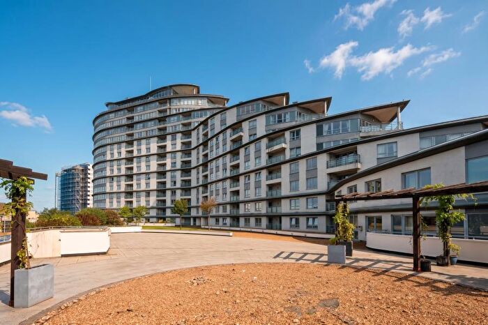2 Bedroom Apartment To Rent In Woking, Surrey, GU22