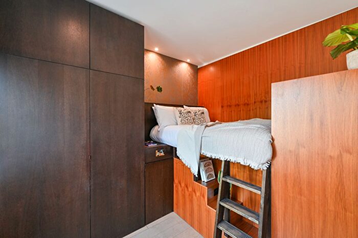 Studio To Rent In Dennington Park Road, London, NW6