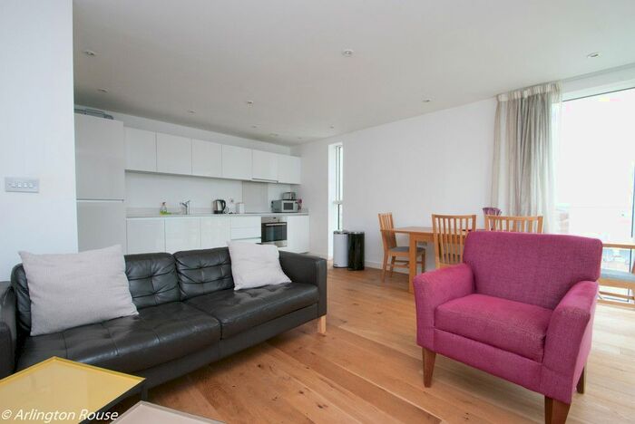 3 Bedroom Property To Rent In Waterside Apartments, Goodchild Road, Manor House, London, N4