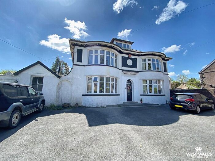 4 Bedroom Detached House For Sale In Carmarthen Road, Cross Hands, Llanelli, SA14