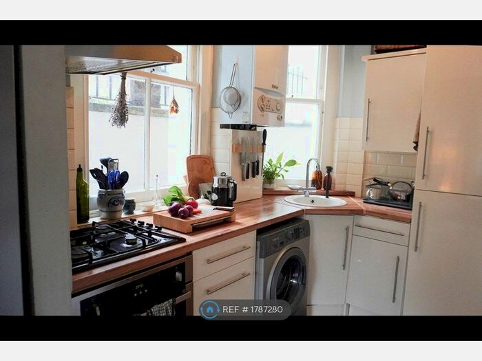 2 Bedroom Flat To Rent In Highbury Park, London, N5