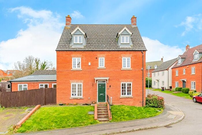 6 Bedroom Property To Rent In Jacques Road, Burton Latimer, Kettering, NN15