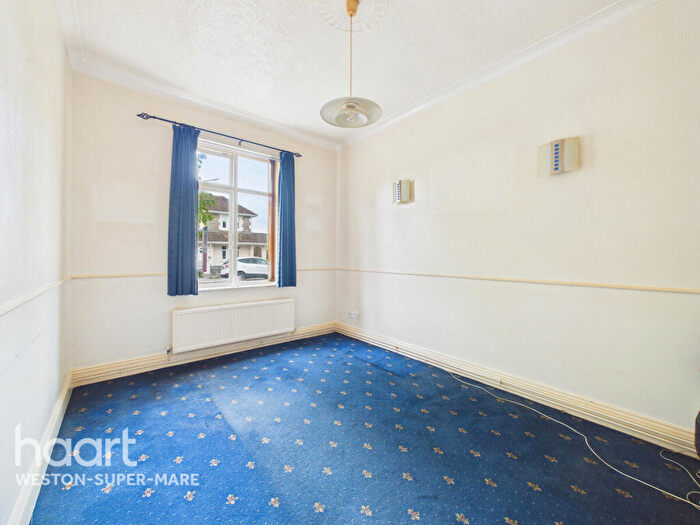 1 Bedroom Flat For Sale In Quantock Road, Weston-Super-Mare, BS23