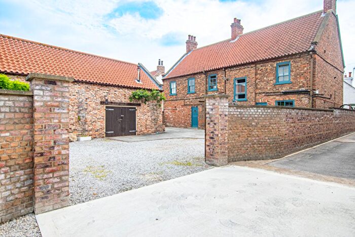 6 Bedroom Detached House For Sale In Main Street, Hemingbrough, North Yorkshire, YO8