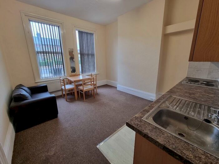 1 Bedroom Flat To Rent In York Road, Ilford, Essex, IG1