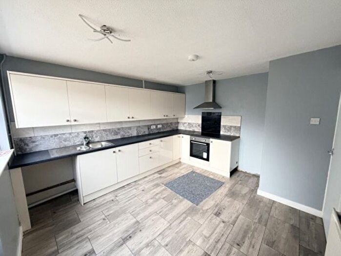 2 Bedroom Terraced House To Rent In Sketty, Oak Ridge, SA2