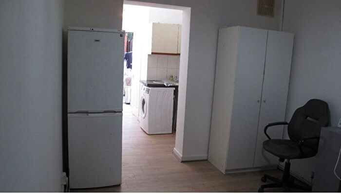 Studio To Rent In Denbigh Drive, Hayes, UB3