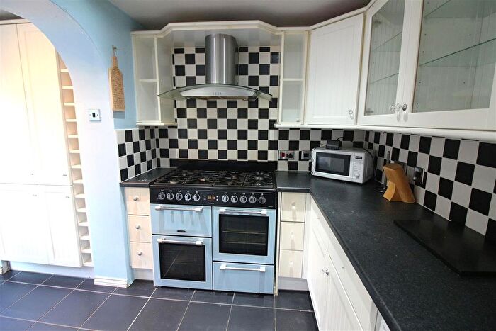 3 Bedroom Terraced House For Sale In Beatrice Gardens, Saltash, PL12