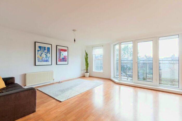 2 Bedroom Flat To Rent In Foundry Place, Stepney, London, E1