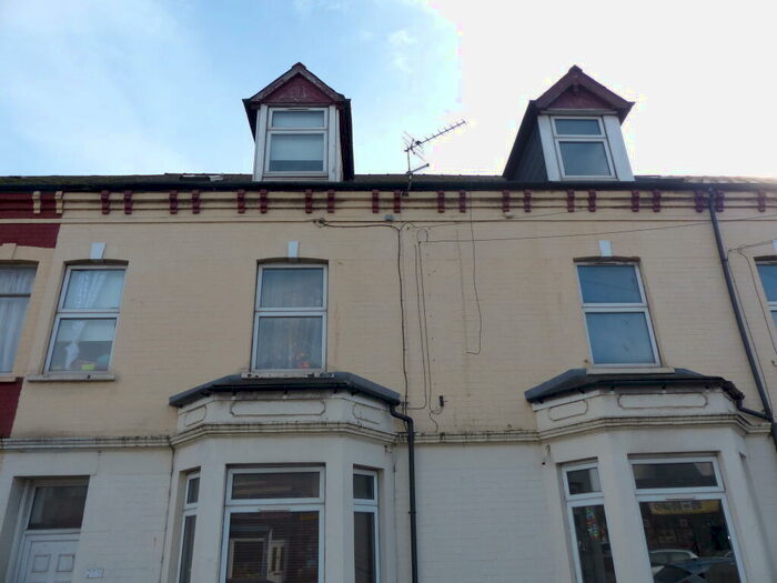 2 Bedroom Apartment To Rent In Penarth Road, Grangetown, Cardiff, CF11