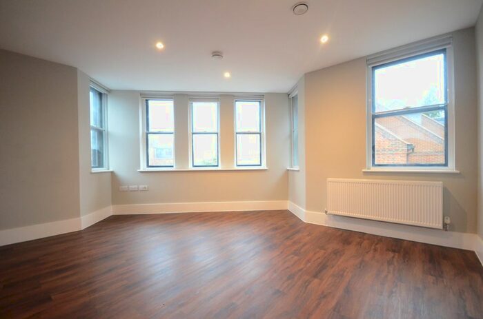 1 Bedroom Flat To Rent In Central Walk, Wokingham RG40