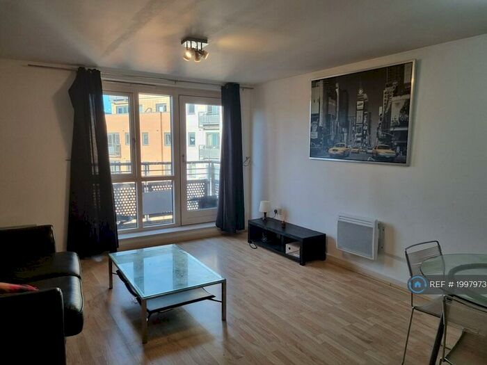 2 Bedroom Flat To Rent In Elmwood Lane, Leeds, LS2