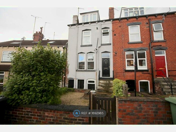 3 Bedroom Terraced House To Rent In Aviary Row, Leeds, LS12