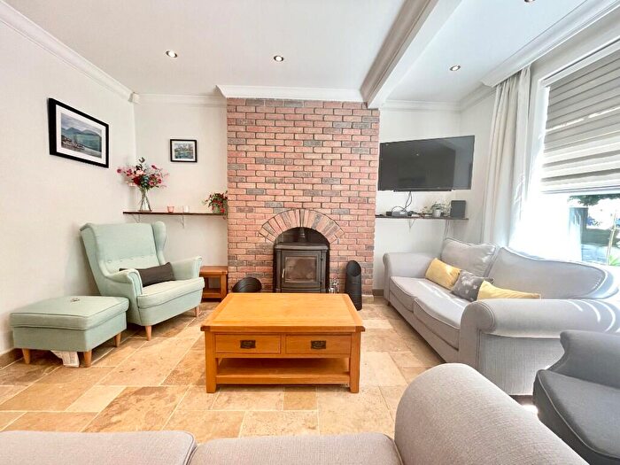 3 Bedroom Semi-Detached House To Rent In Ardneil Road, Glasgow, G51