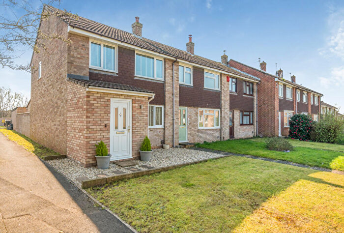 3 Bedroom End Of Terrace House For Sale In Malvern Drive, Bristol, Gloucestershire, BS30