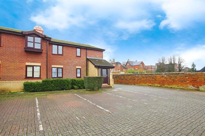 2 Bedroom Flat To Rent In Walton Grange, Bath Road, Swindon, SN1