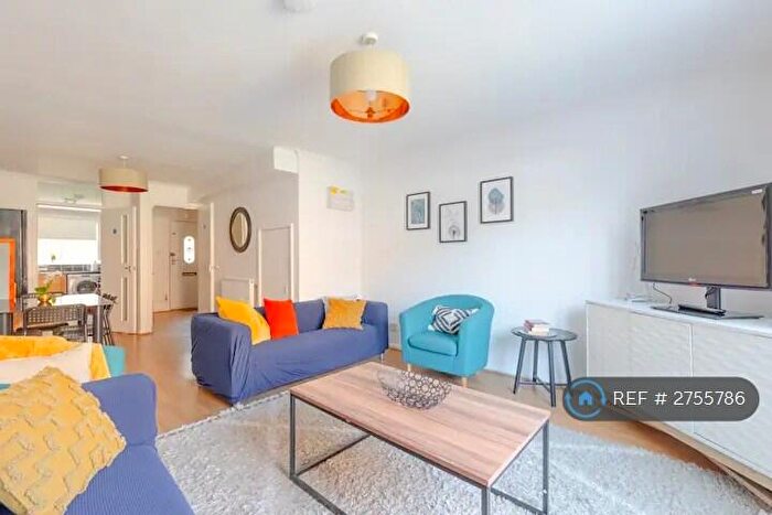 4 Bedroom Terraced House To Rent In Wesley Close, London, SE17