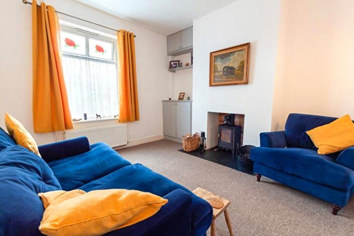 2 Bedroom Detached House For Sale In South Street, Morton, DN21