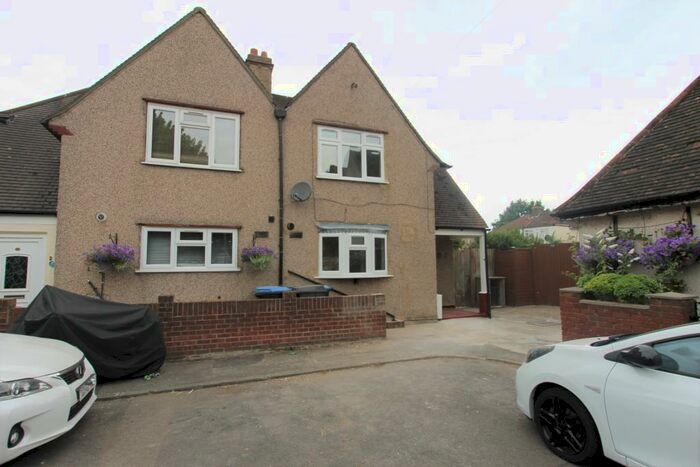 3 Bedroom House To Rent In Sweet Briar Green, London, N9
