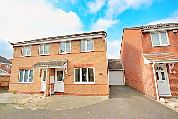 3 Bedroom Semi Detached House For Sale In Gooch Close, Allington, Maidstone, ME16