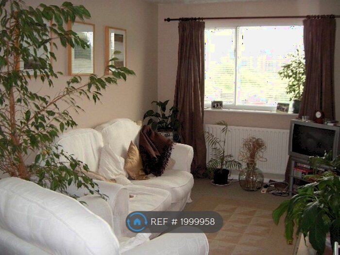 1 Bedroom Flat To Rent In Castle Court, Lewes, BN7