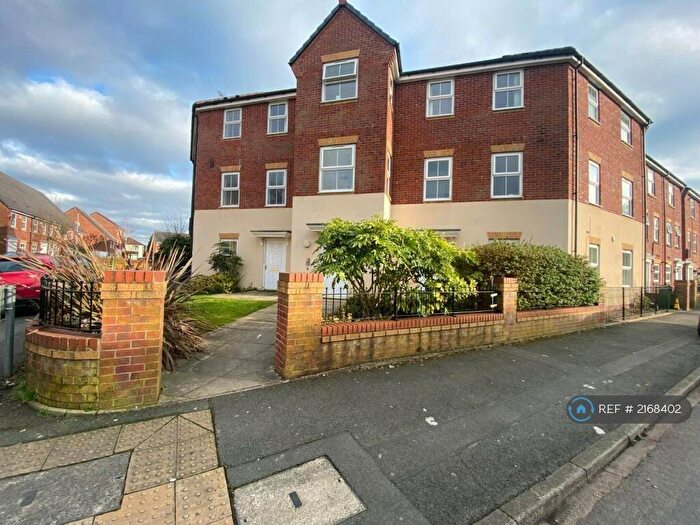 2 Bedroom Flat To Rent In Appleton Street, Manchester, M8