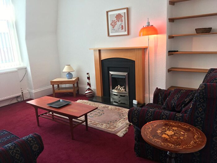 2 Bedroom Flat To Rent In Don Street, Woodside, Aberdeen, AB24