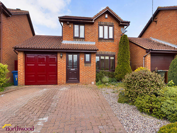 3 Bedroom Detached House To Rent In Brinkburn Grove, Banbury, OX16