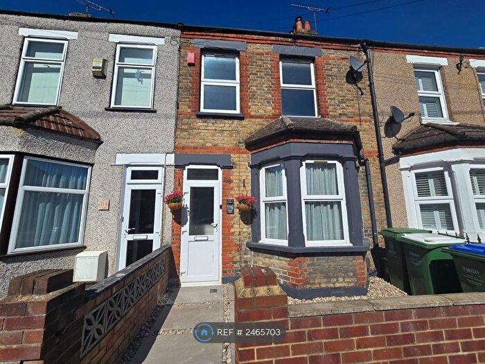 3 Bedroom Terraced House To Rent In Hengist Road, Erith, DA8