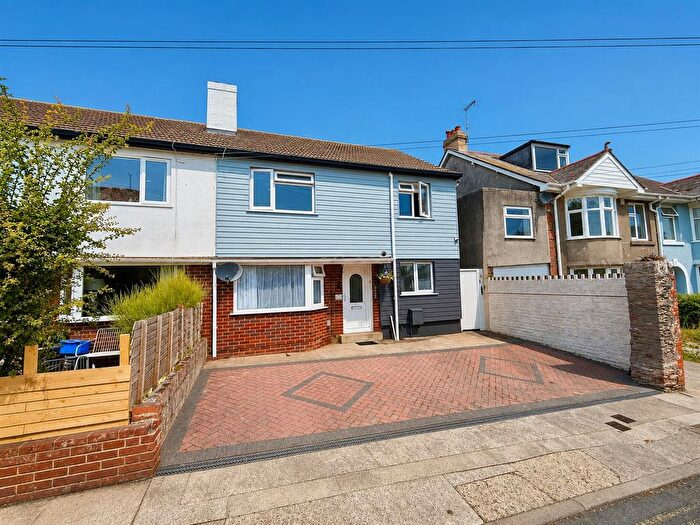 1 Bedroom Flat For Sale In Drew Street, Brixham, TQ5