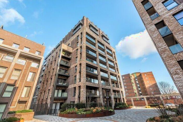 3 Bedroom Flat To Rent In Shipbuilding Way, London, E13