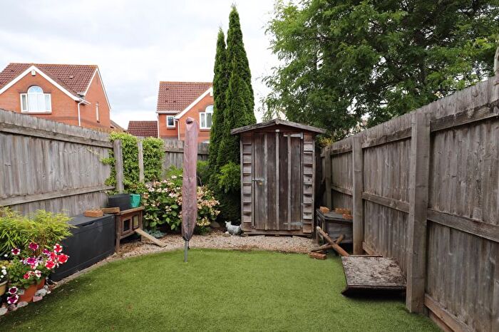 2 Bedroom End Of Terrace House For Sale In Oak Close, Exminster, EX6