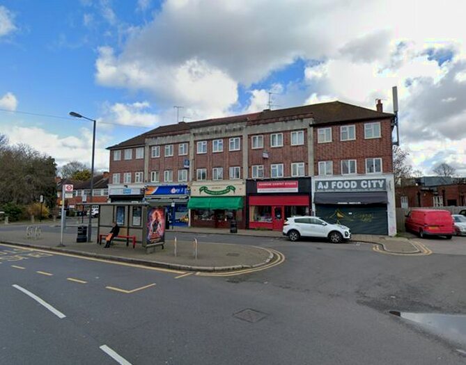 2 Bedroom Flat To Rent In Cannon Lane, Pinner, HA5