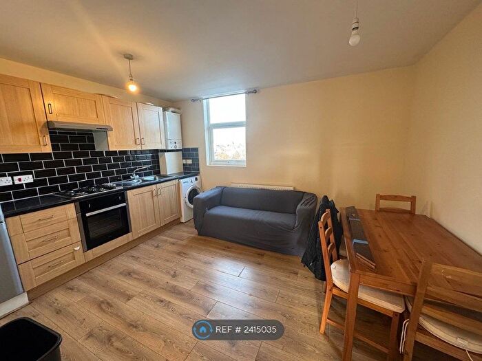 2 Bedroom Flat To Rent In High Street, London, SW19