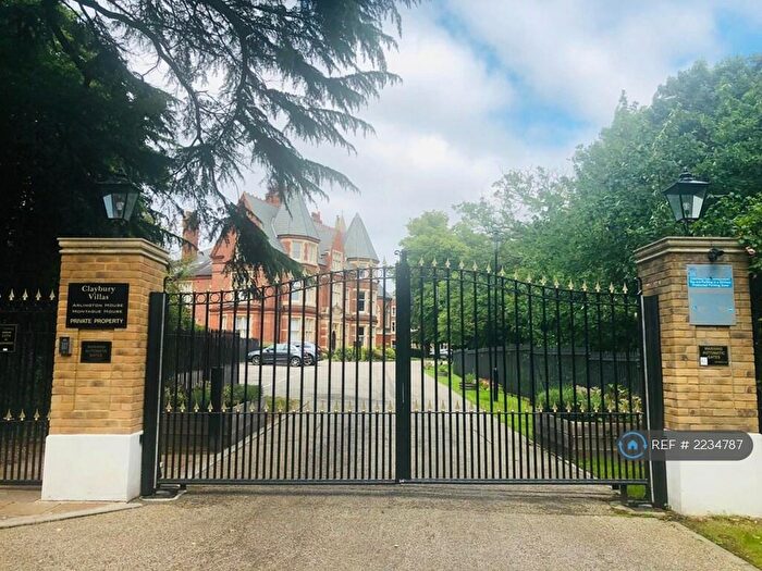 2 Bedroom Flat To Rent In Arlington House, Woodford Green, IG8