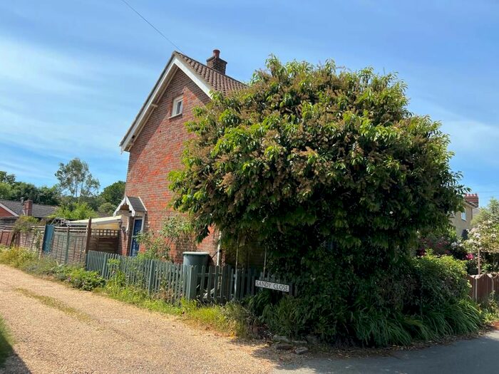 3 Bedroom Semi-Detached House For Sale In Brookfield, Sandy Lane, Newport, Isle Of Wight, PO30