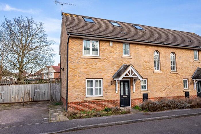 5 Bedroom Semi-Detached House For Sale In Lavender Crescent, St. Albans, Hertfordshire, AL3