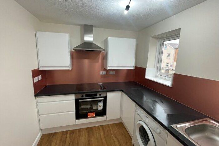 1 Bedroom Flat To Rent In Lind Road Eleonora Terrace, Sutton, SM1