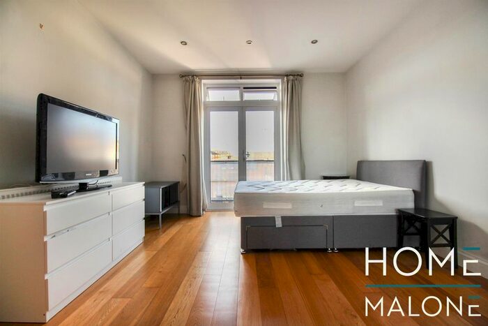 4 Bedroom Flat To Rent In Camden Road, London, N7