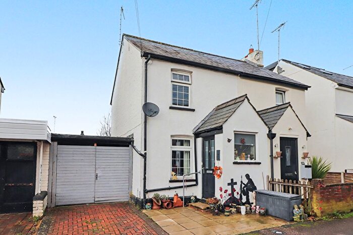 3 Bedroom Semi Detached House For Sale In Alleyns Road, Stevenage, Hertfordshire, SG1