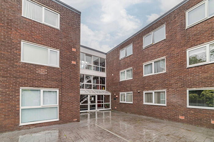 2 Bedroom Flat For Sale In Burnell Court, Hopwood, OL10