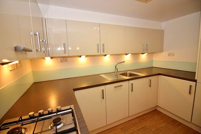 1 Bedroom Flat To Rent In Green Lanes, London, N16