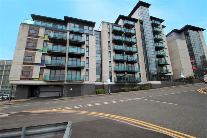 2 Bedroom Flat To Rent In Lovell House, Skinner Lane, Leeds, West Yorkshire, LS7