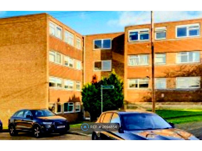 2 Bedroom Flat To Rent In Tern Court, Brentwood, CM14
